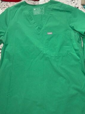 FIGS Women’s Safety Green Scrub Top
